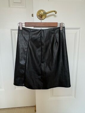 LIKE NEW! Old Navy Black Faux Leather A-Line Mini Skirt